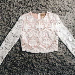 Gorgeous white lace H&M long sleeve crop